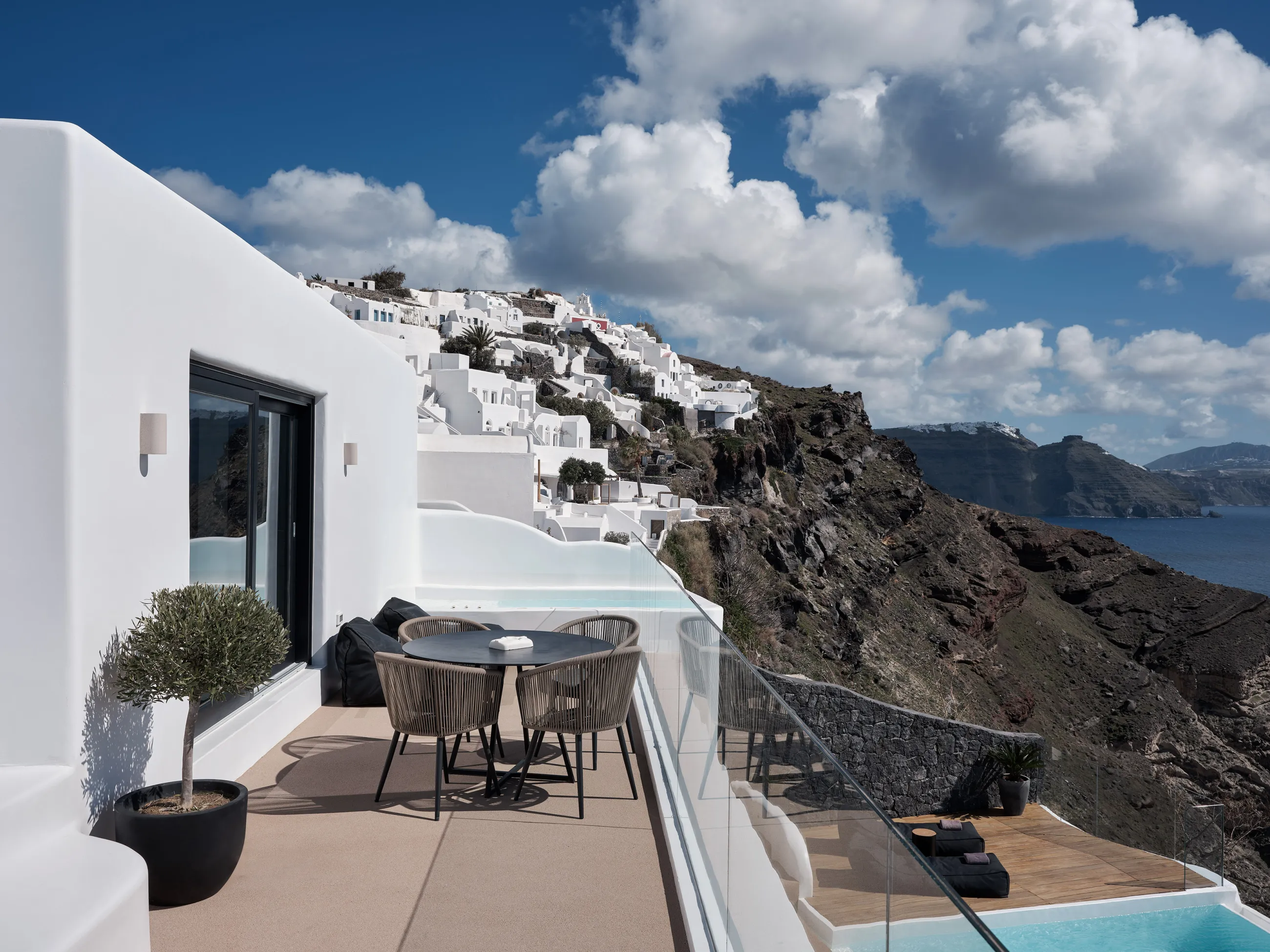 Olvos Luxury Suites - Santorini, Greece