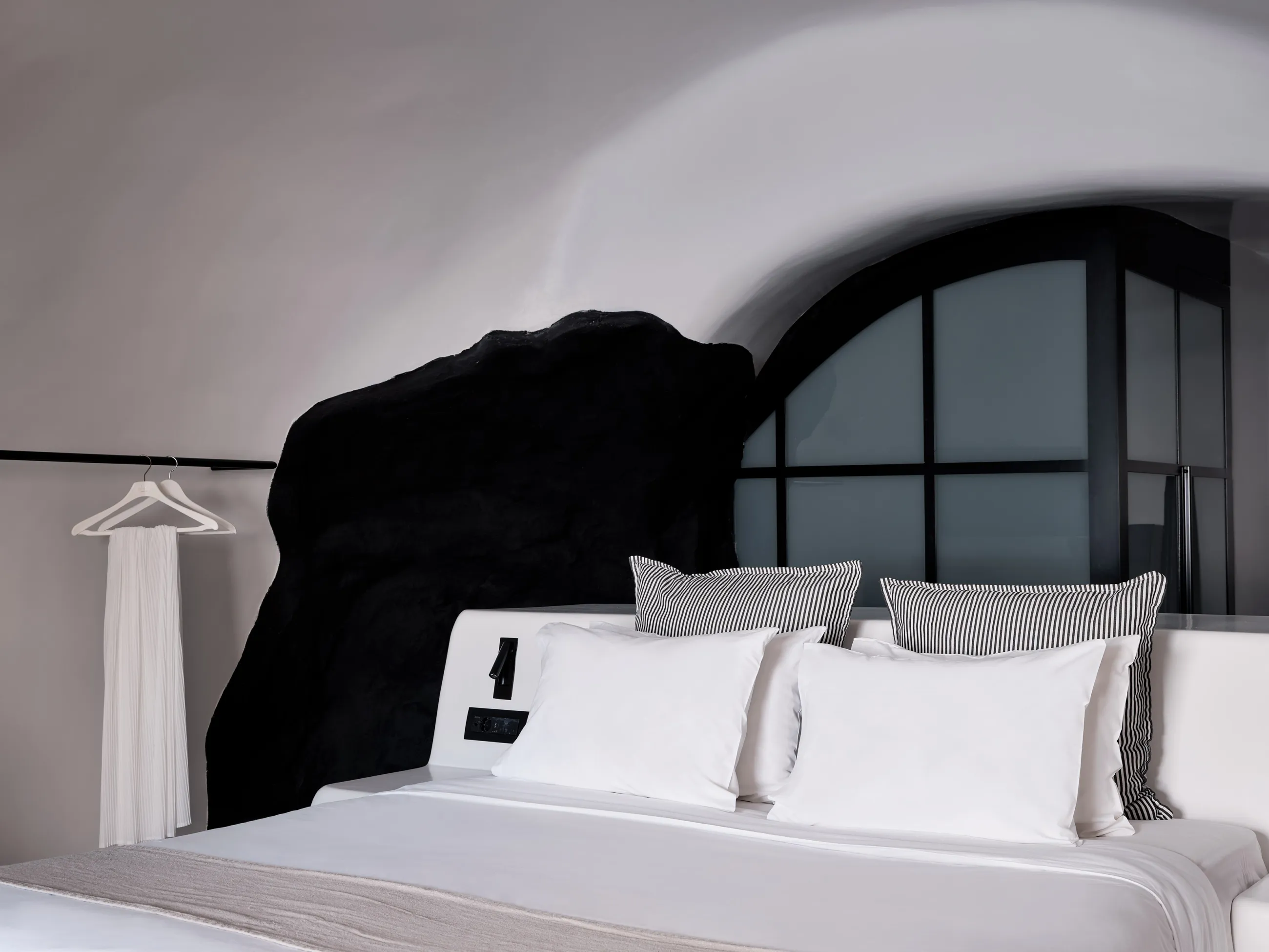 Olvos Luxury Suites - Santorini, Greece