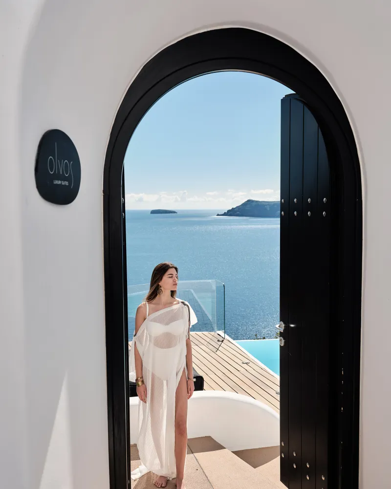 Olvos Luxury Suites - Santorini, Greece